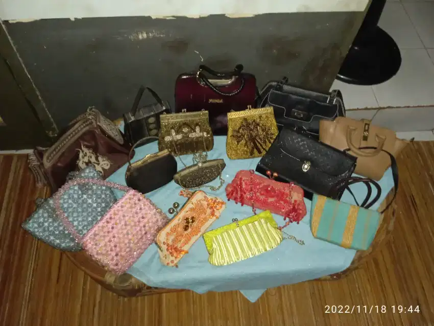 Borongan tas pesta 16 tas