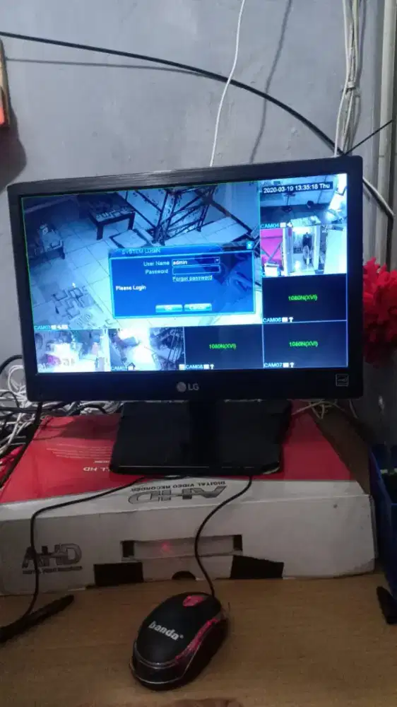 Kamera cctv dan monitor,