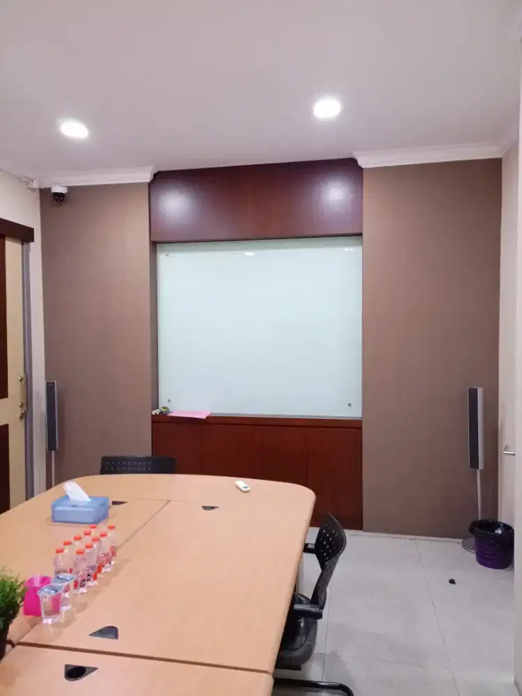 Interior wallpaper wallstiker dinding spesialis pemasangan