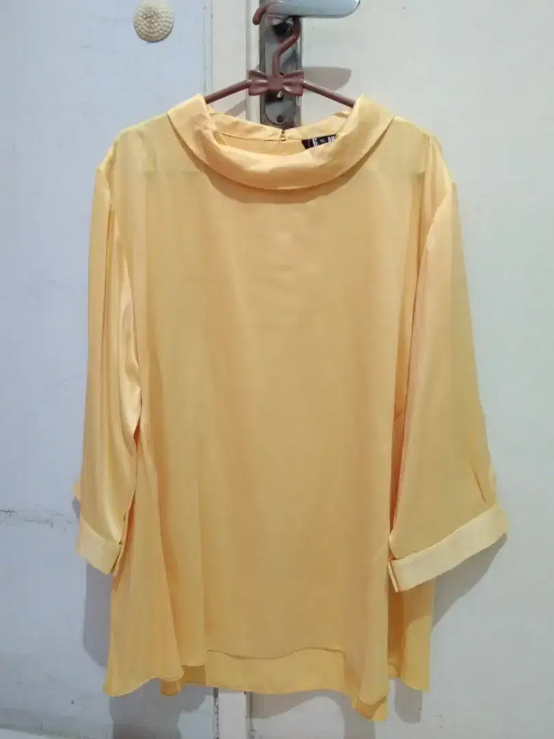 ATASAN BAHAN SATIN