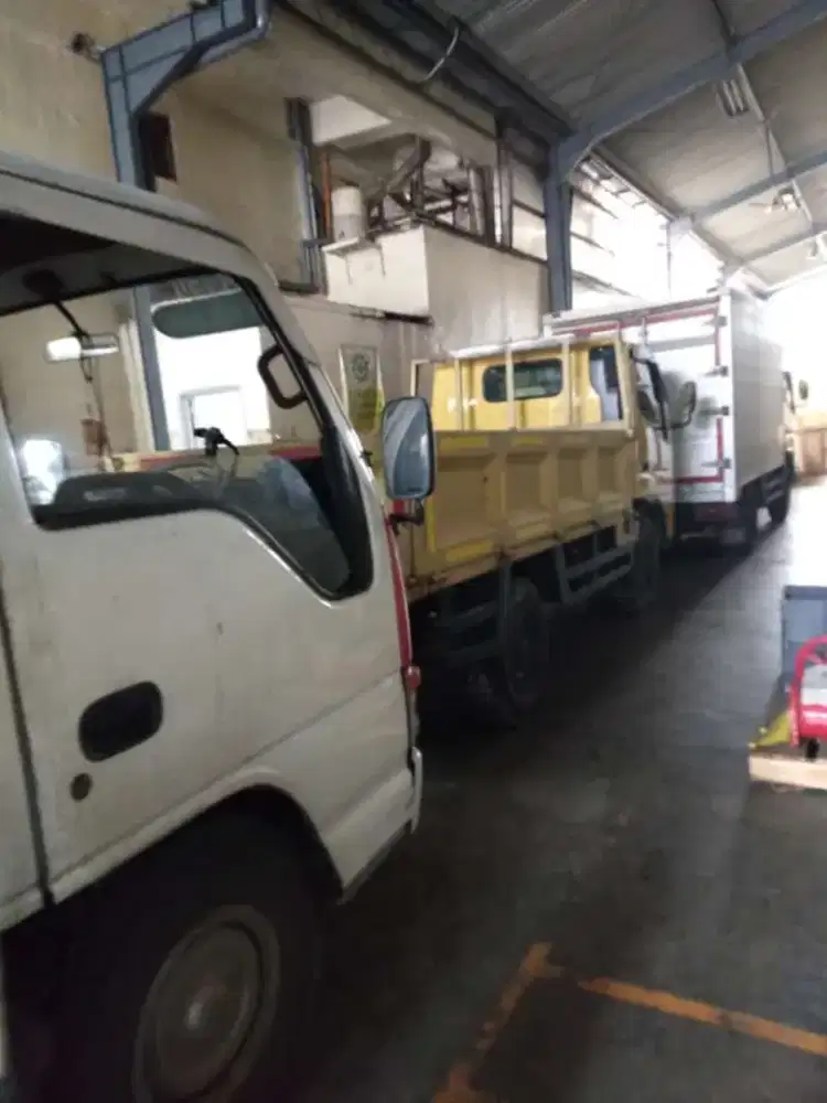 Sewa truk pindahan dan angkut barang