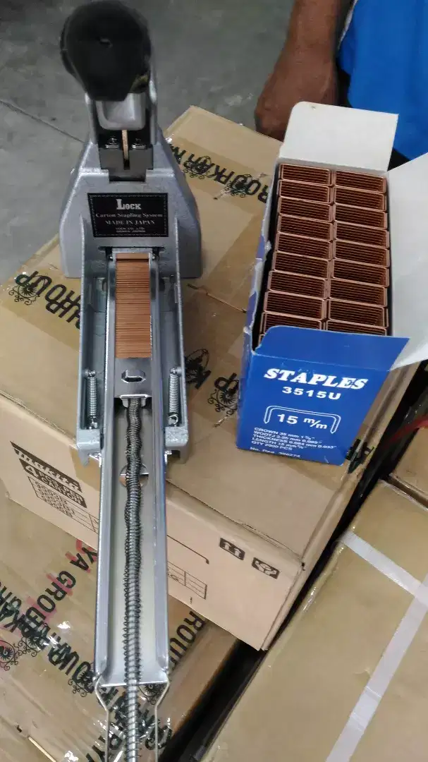 Staples kardus Lock Hand Stapler