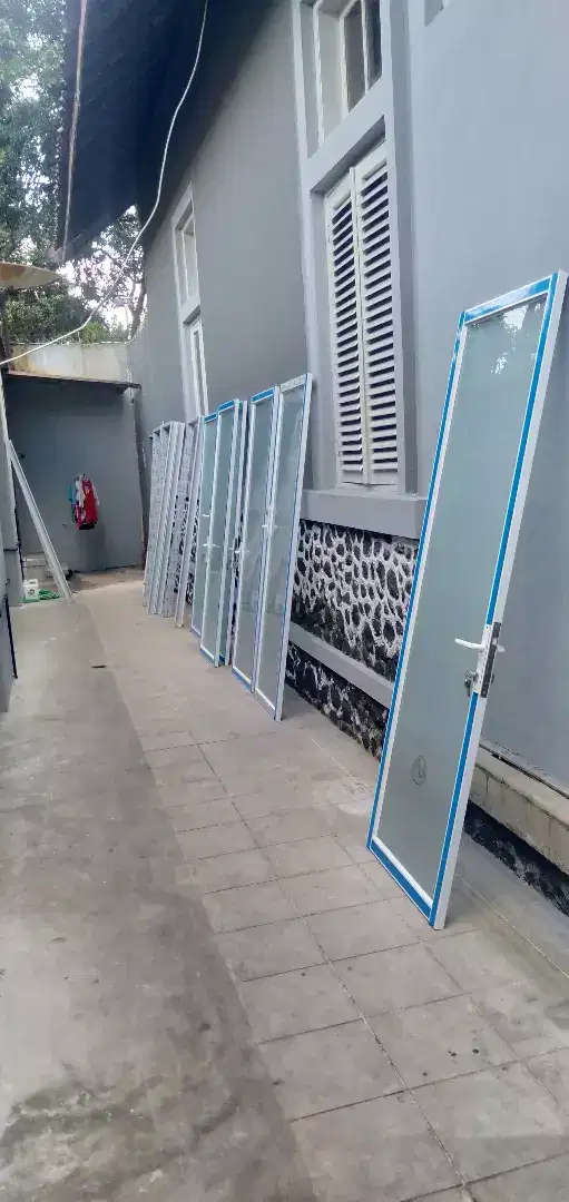 Pintu minimalis kamar mandi