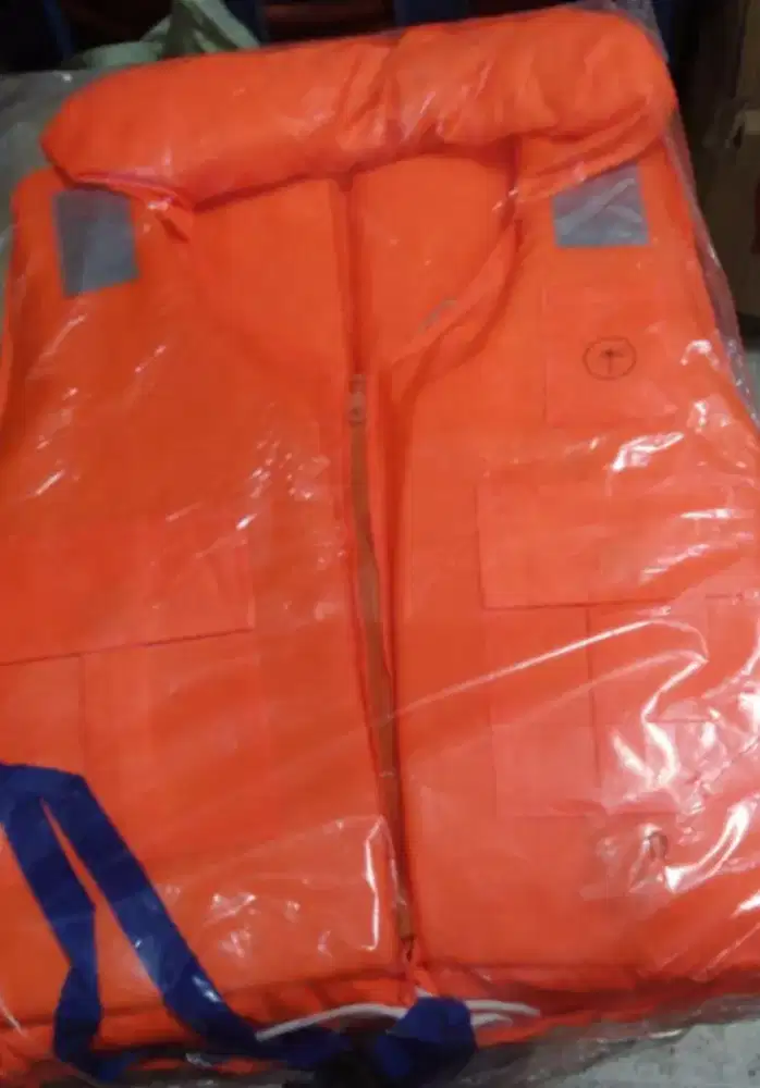 PELAMPUNG ORANGE UNTUK ARUNG JERAM