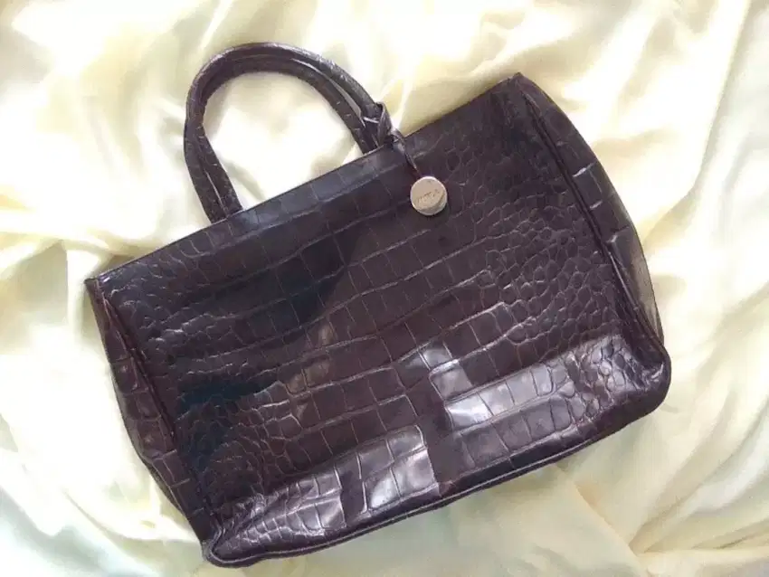 Tas Preloved Furla Full Crocodile Leather Tote Bag