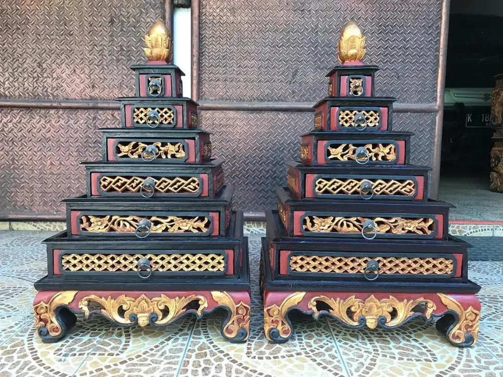 Dijual sepasang bothekan candi kayu jati Tua