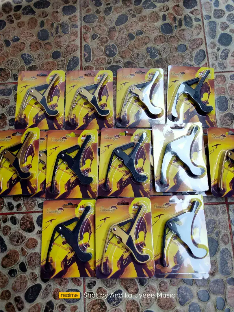 Capo Gitar Merk Cowboy Bahan Besi Lokasi Di Jatijajar Depok !!!