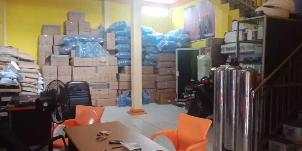 Juala peralatan usha galon air isi ulang