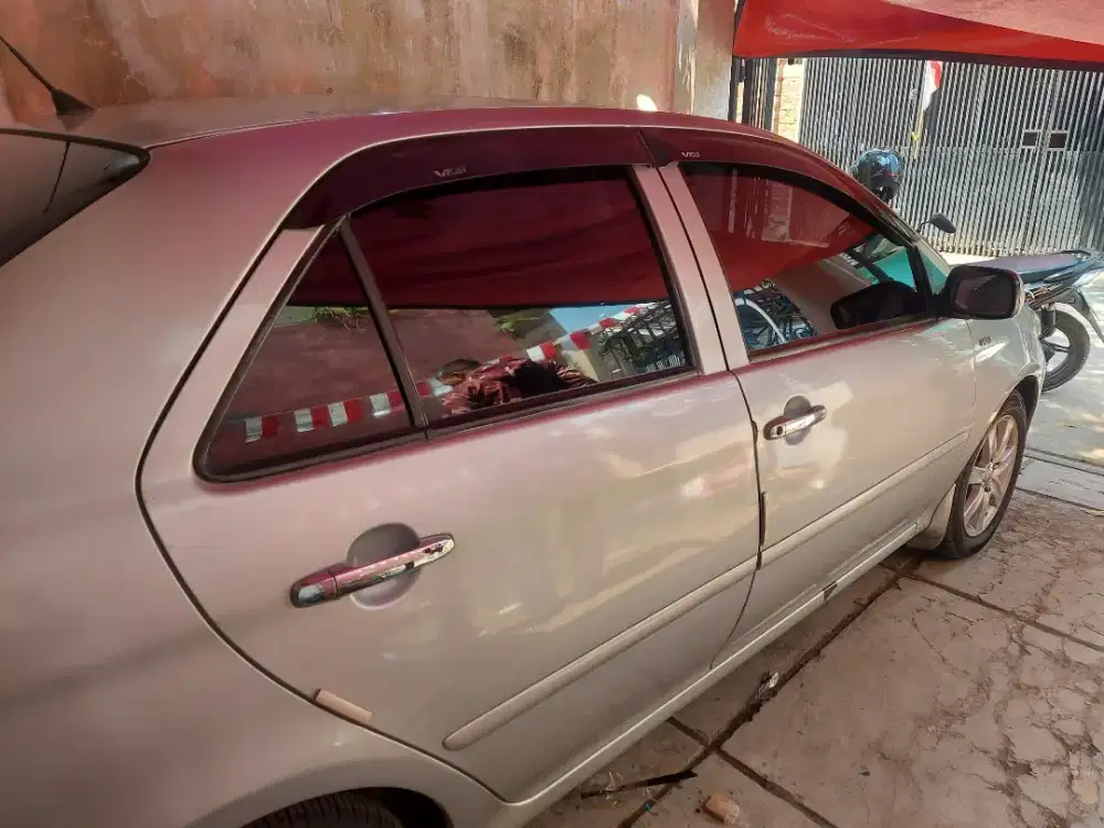 teknisi kaca film mobil dan gedung panggilan