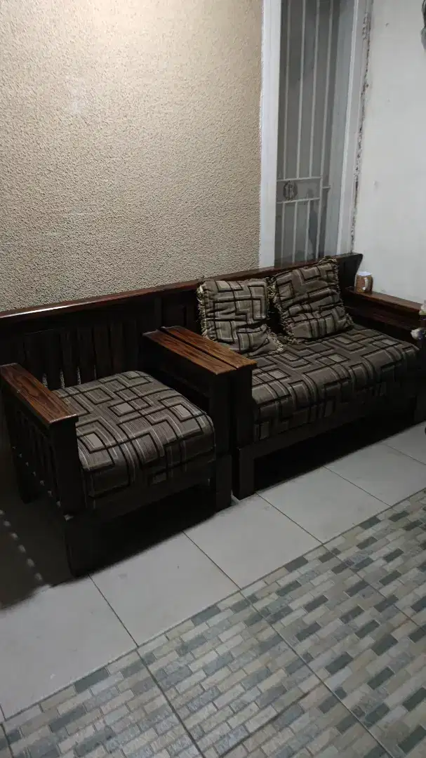 Sofa kayu 4 tempat duduk kursi bangku mahoni