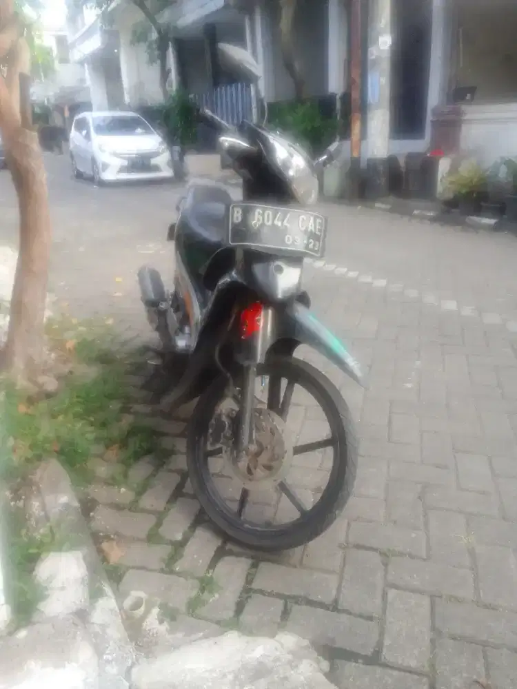 Dijual Motor Suzuki Shogun 125 2004 - Motor Bekas - 900114668