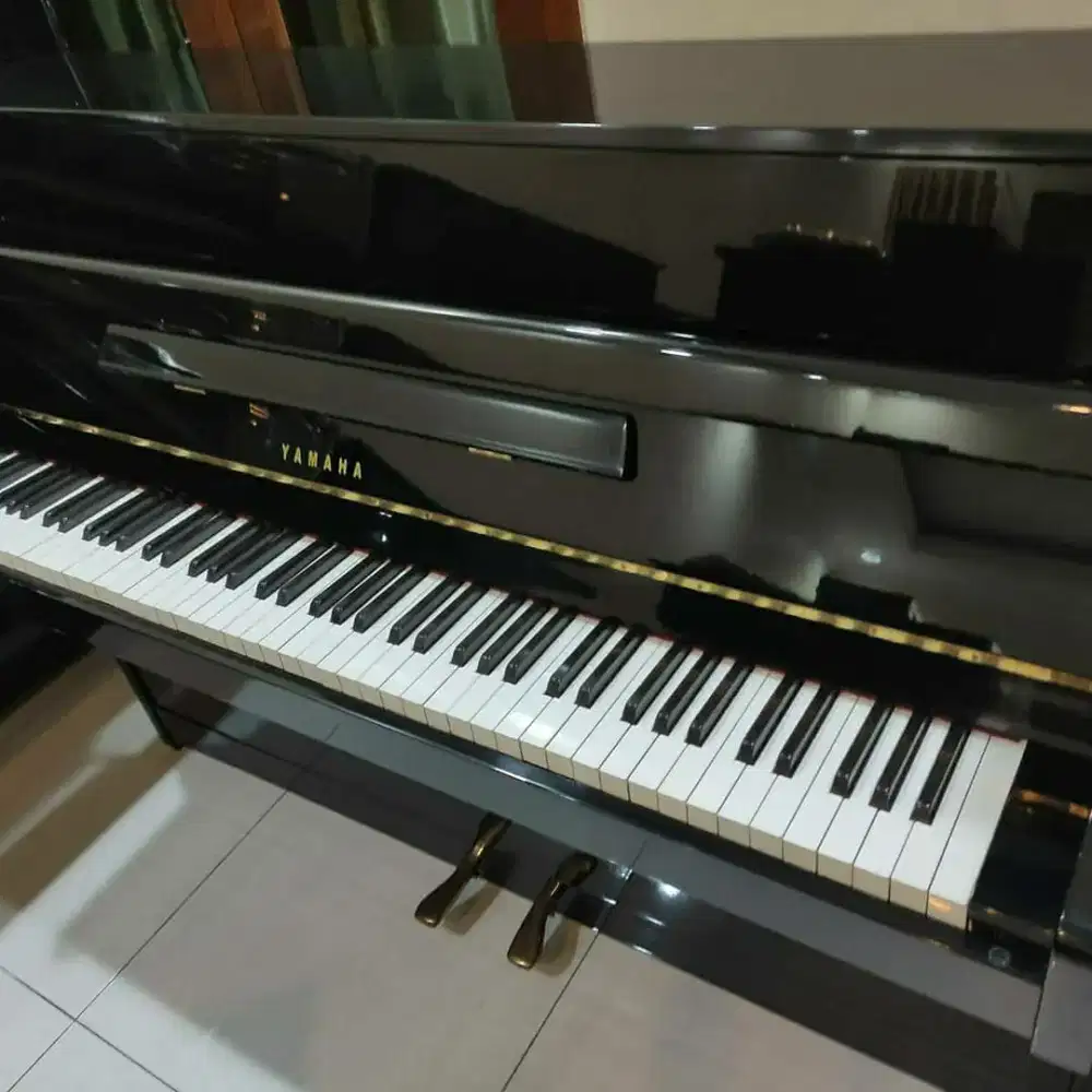 Piano Yamaha LU80