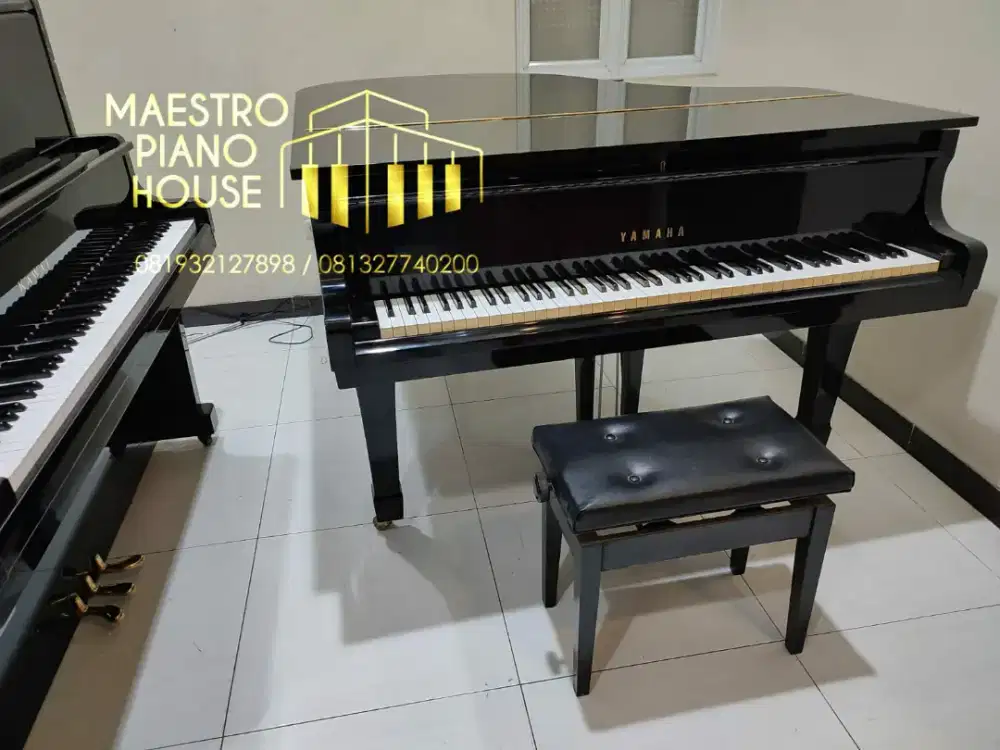 GRAND PIANO YAMAHA C3