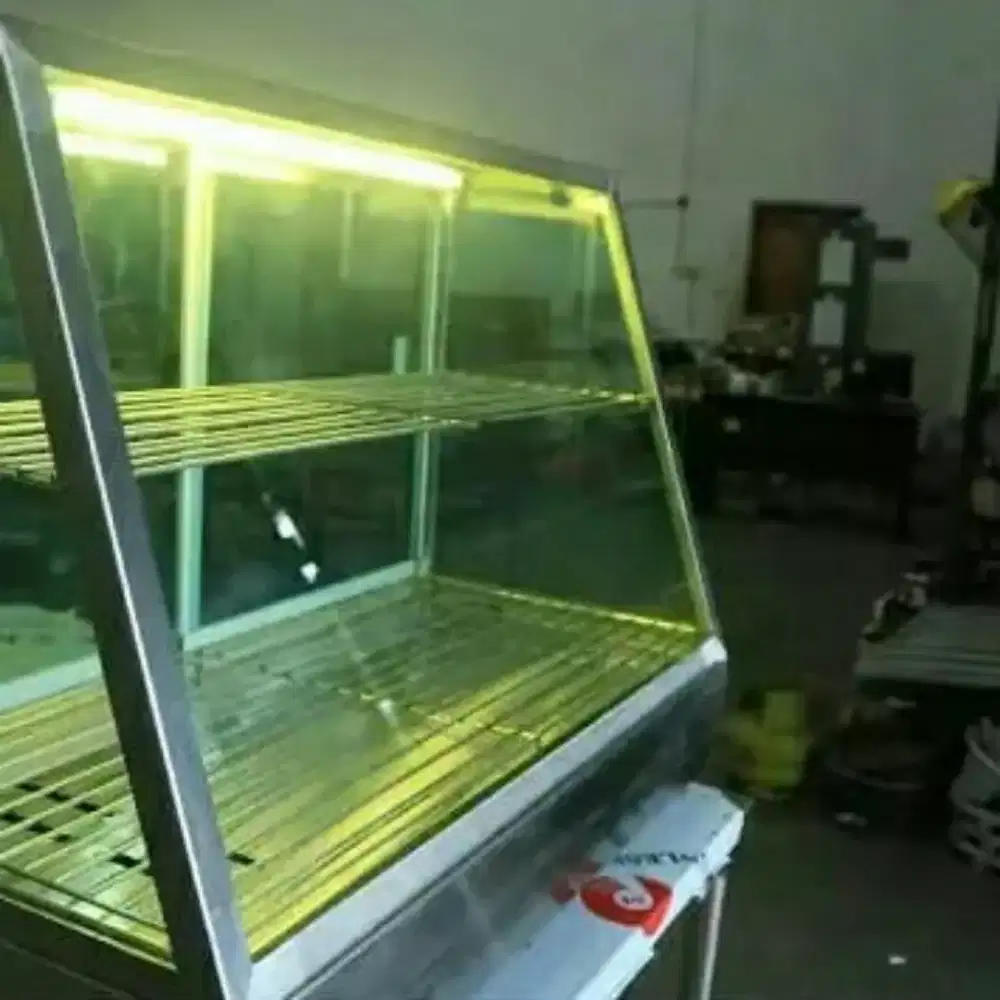 Etalase fried chicken.