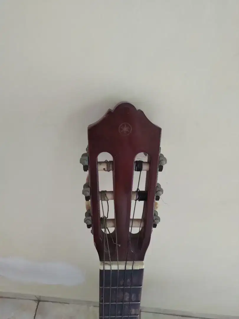 Gitar C-40 Bekas berkualitas