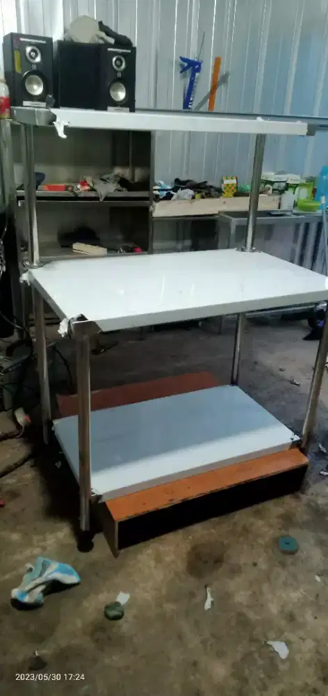 Meja Stainless Steel 1 Rak atas.