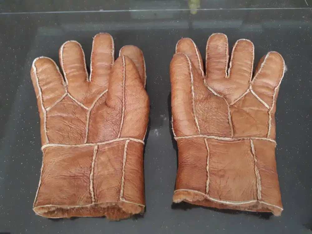 Premium Handmade Sheepskin Fur Brown Glove (Large 20-22cm) Kulit Domba