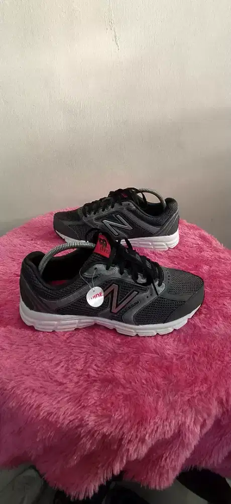 Sepatu Running Pria (NB PREMI)