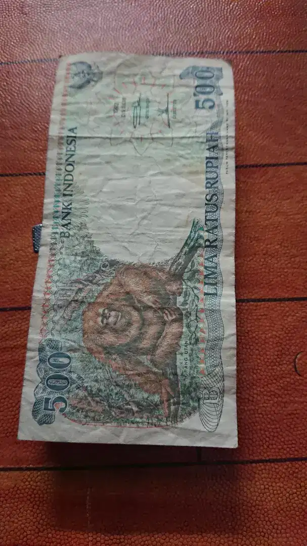 Uang kertas kuno Rp.500 orang utan.