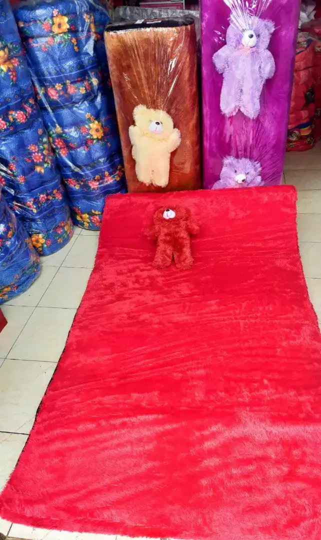 Karpet bulu boneka