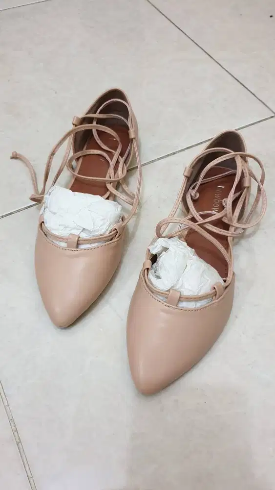 Sepatu Bowbow Cream Ukuran 35