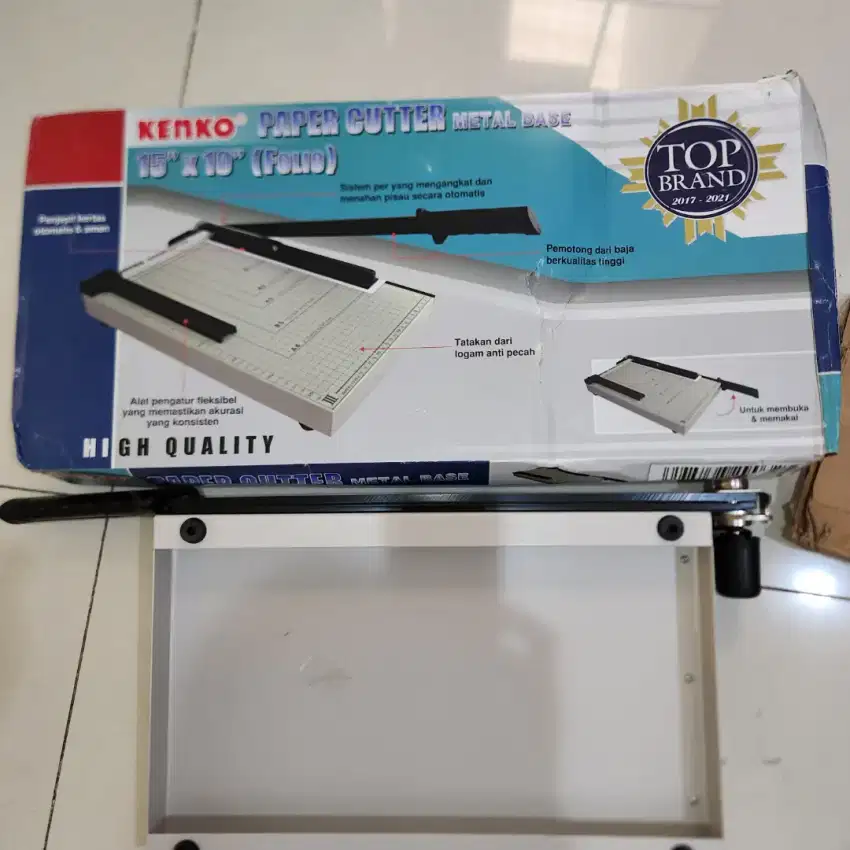 Pemotong kertas paper cutter joyko f4