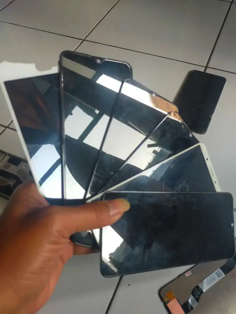 Ganti lcd smua hp panggilan