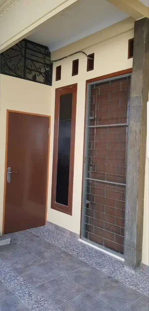 Kontrakan Kemanggisan Ibu Ita