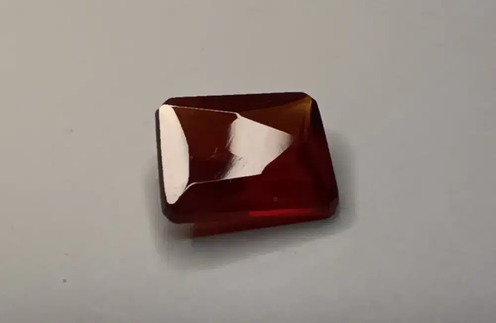 Natural Malaya Garnet Bermemo 2,11 Carat