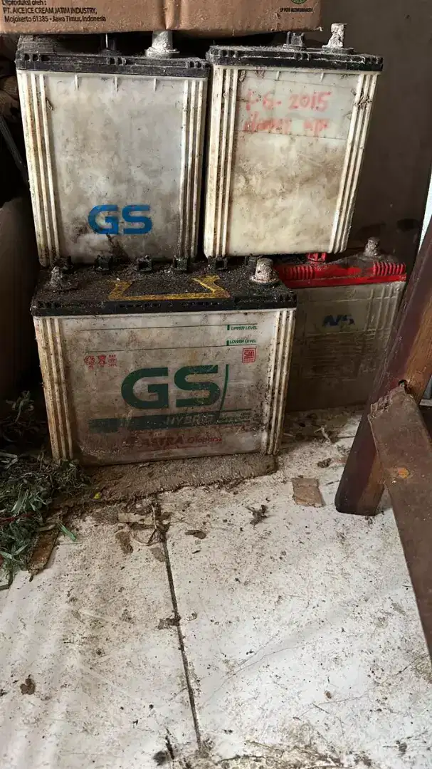 Beli aki rusak dan tembaga