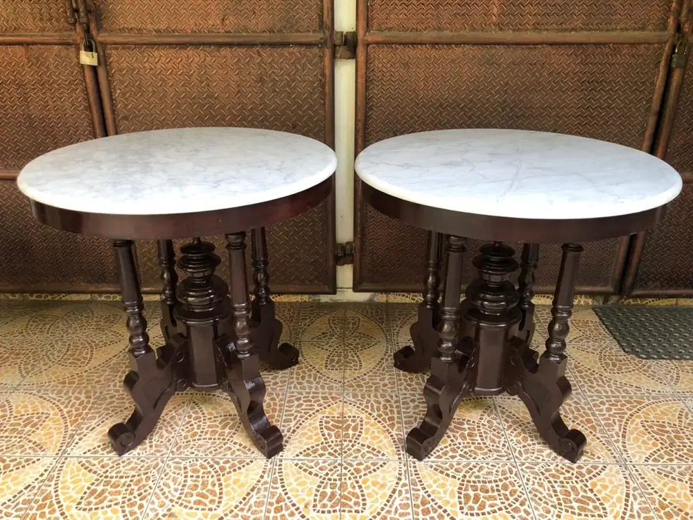 Dijual Sepasang (2 biji)Meja Bulat Marmer Putih Kayu Jati Tua