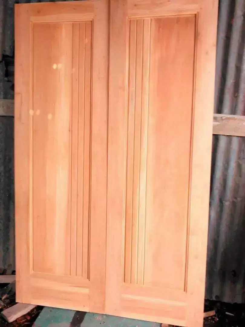 Pintu mahoni tebal 4 cm model bisa sesuai permintaan.  Garapan alusan