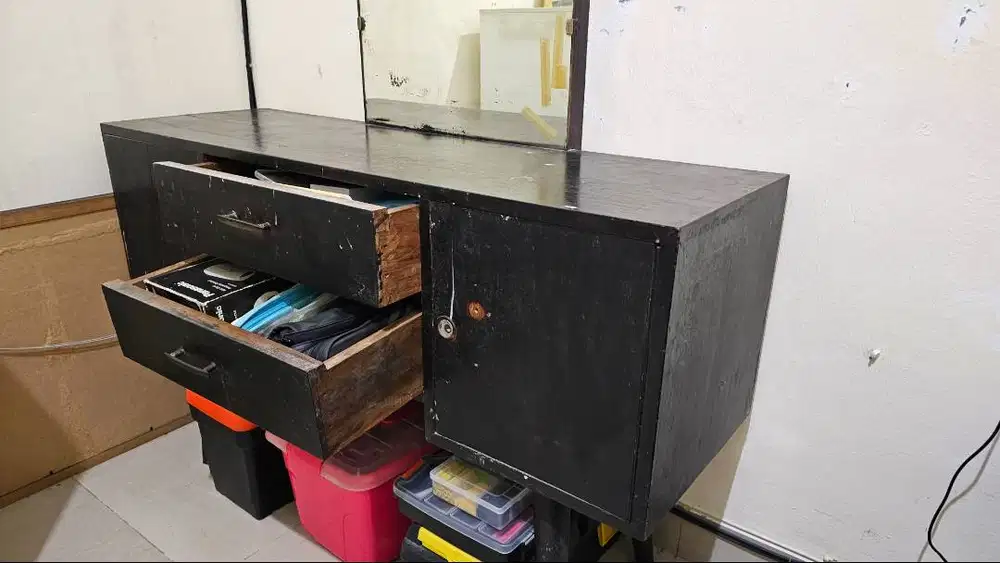 Dijual Meja rias bahan jati