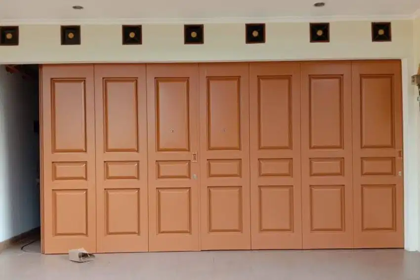 TERLARIS! Pintu garasi harga ekonomis di tahun ini