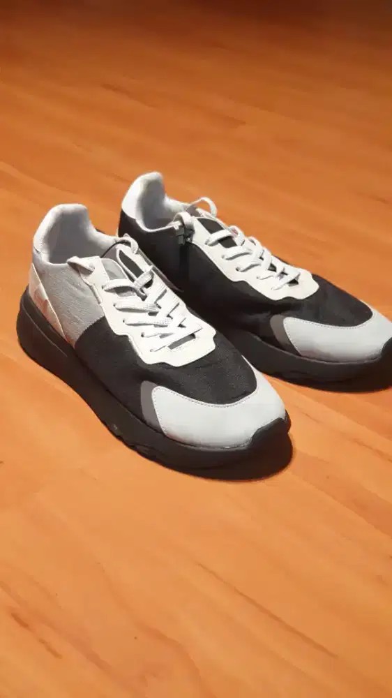 SEPATU BARU PULL & BEAR SIZE 44 / 11