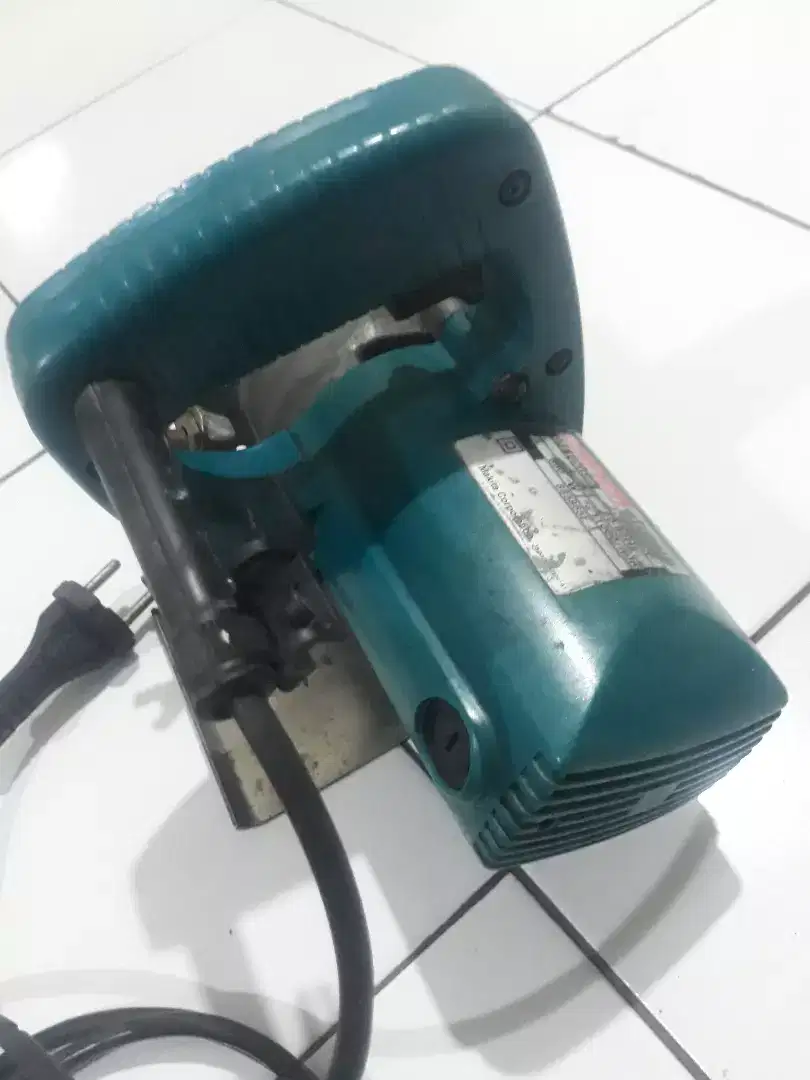 Pemotong keramik
