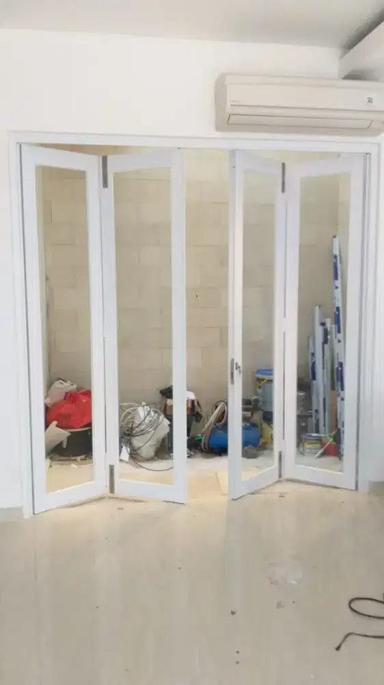 Pintu lipat aluminium