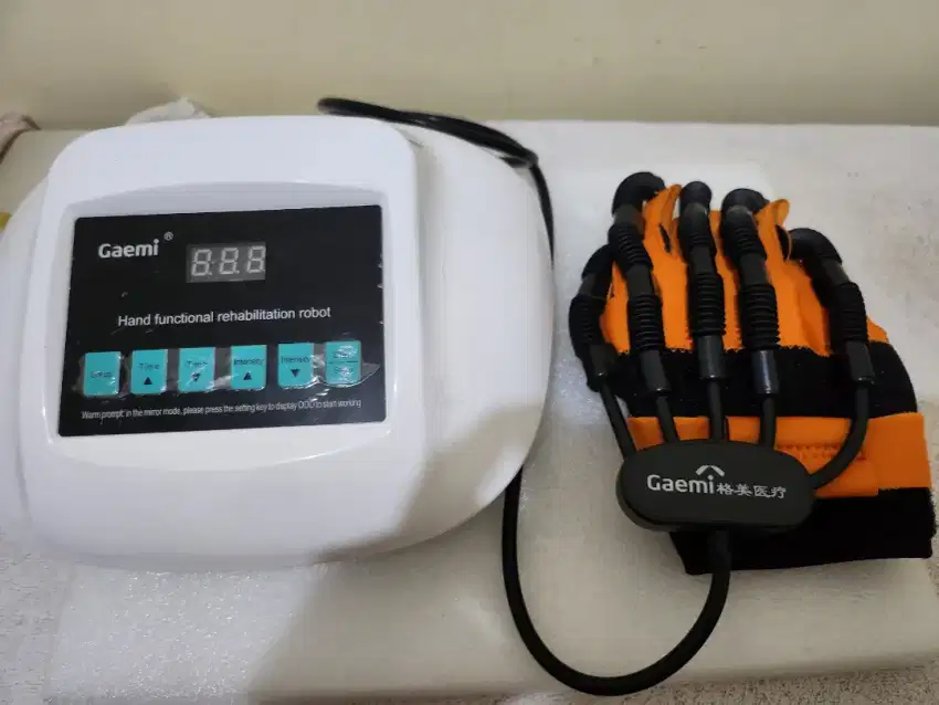 Robotic stroke therapy mirroring/alat pijat