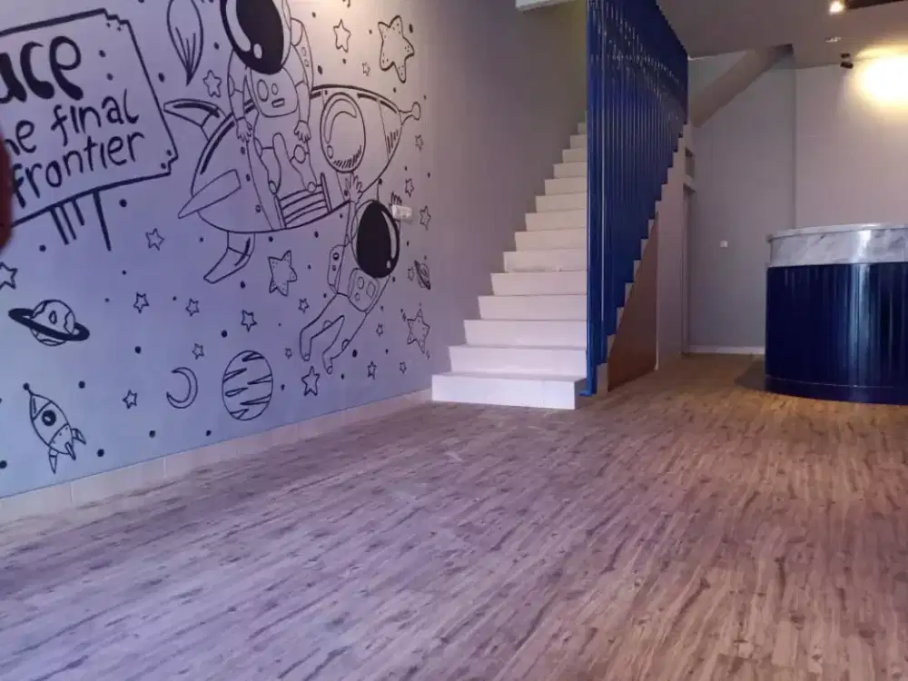 Menerima jasa pasang vinyl lantai