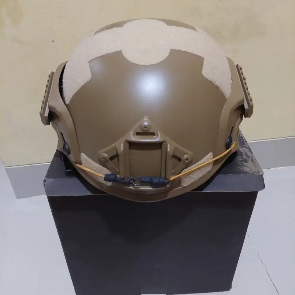 Tactical Helm dan Kacamata safety