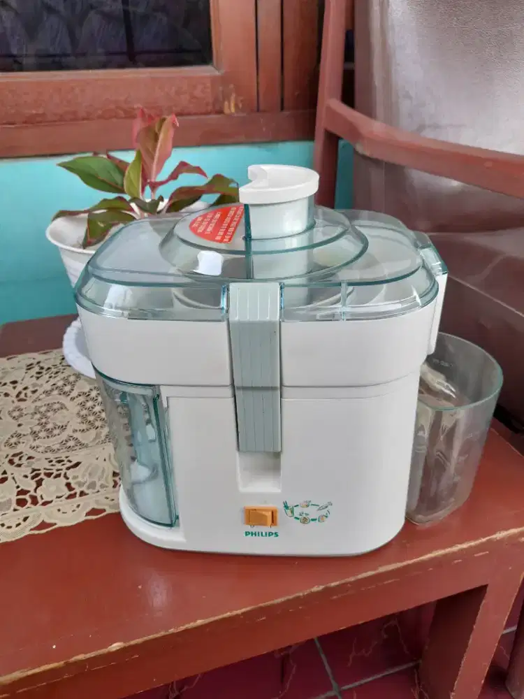 Juicer HR 2826 Philips