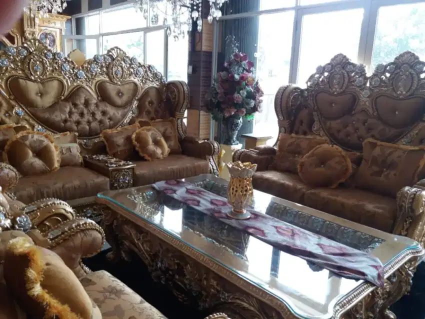 Sofa klasik antik mewah