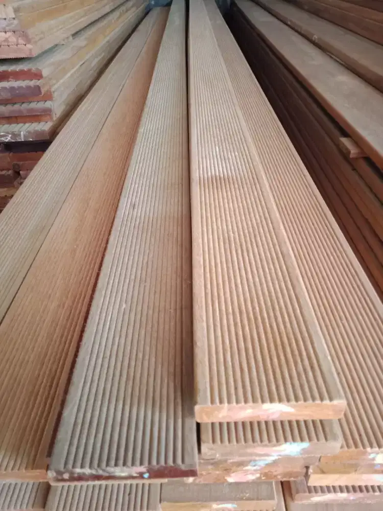 Bahan kayu decking lantai oven
