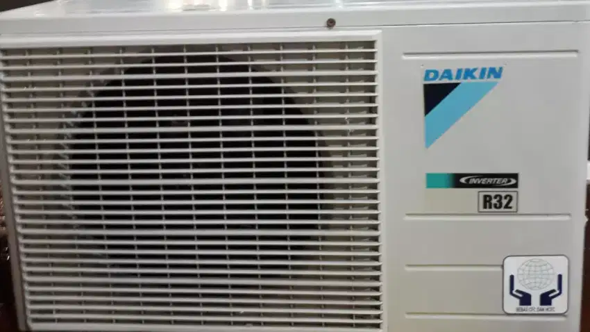 Ac daikin inventer 1 pk R 32 normal dan mulus 95 %