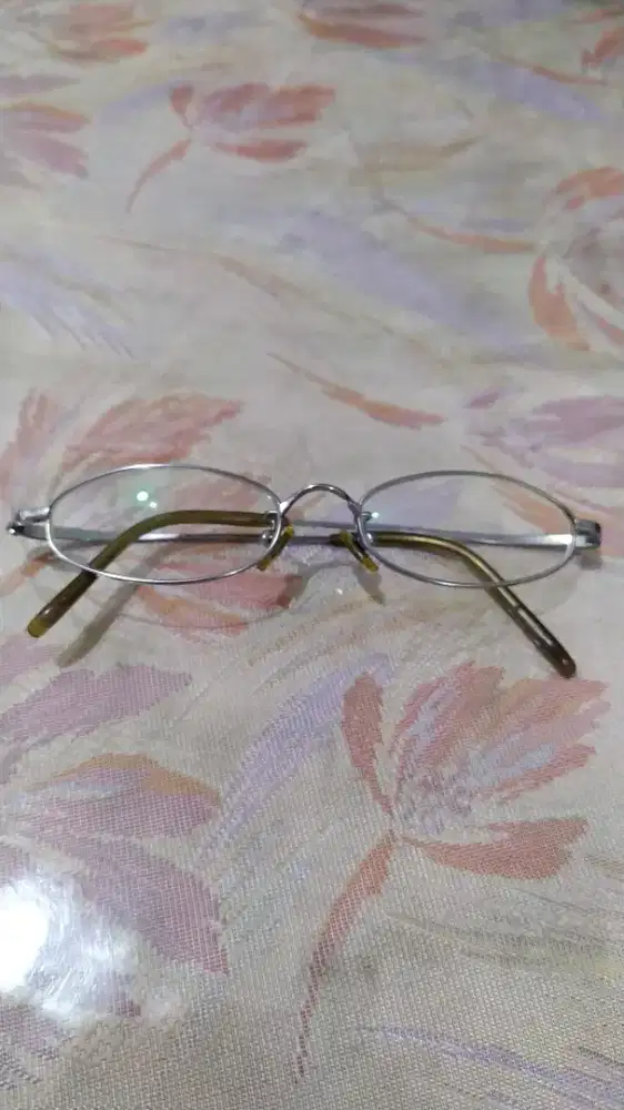 Kacamata safilo titanium prestige