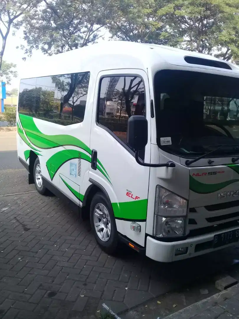 Rental Elf Hiace Bus pariwisata Bandara soetta Tangerang kalideres.