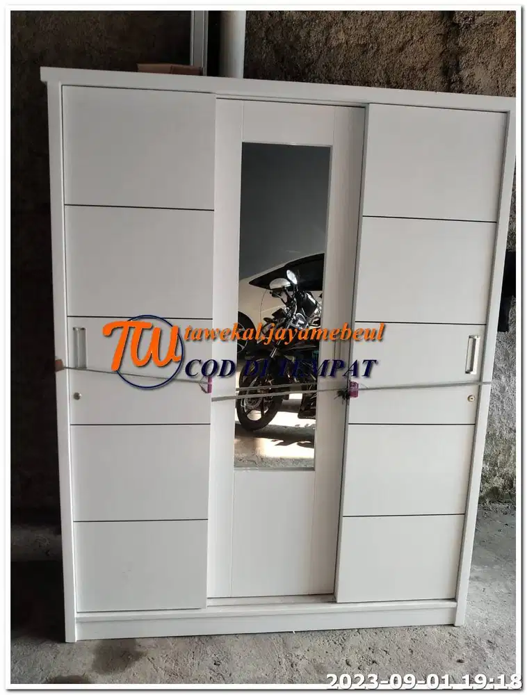 LEMARI PAKAIAN MINIMALIS KAYU MODEL GESER SLIDE TIBLOK PINTU 3 DAN 2