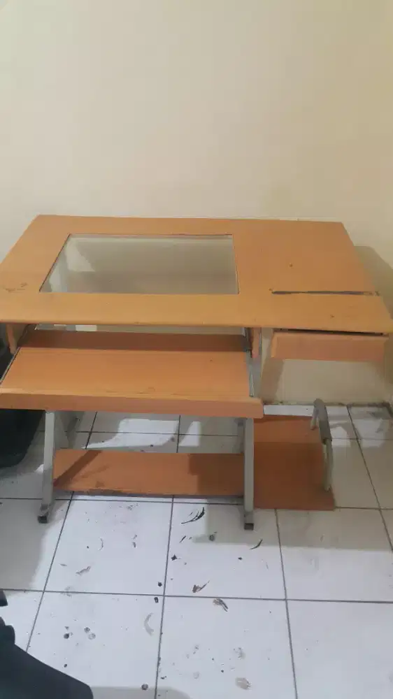 Meja komputer/meja tulis