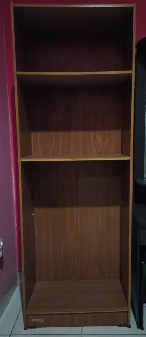 Jual cepat lemari buku, pajangan serbaguna murah