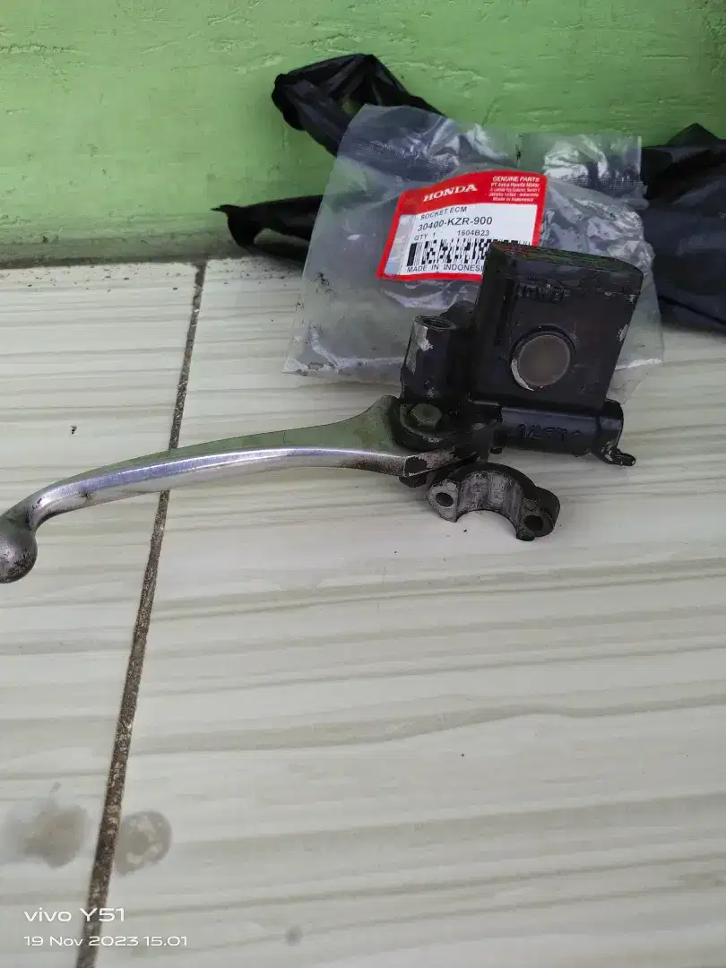 Master rem hidrolik original depan bawaan motor Honda Supra fit